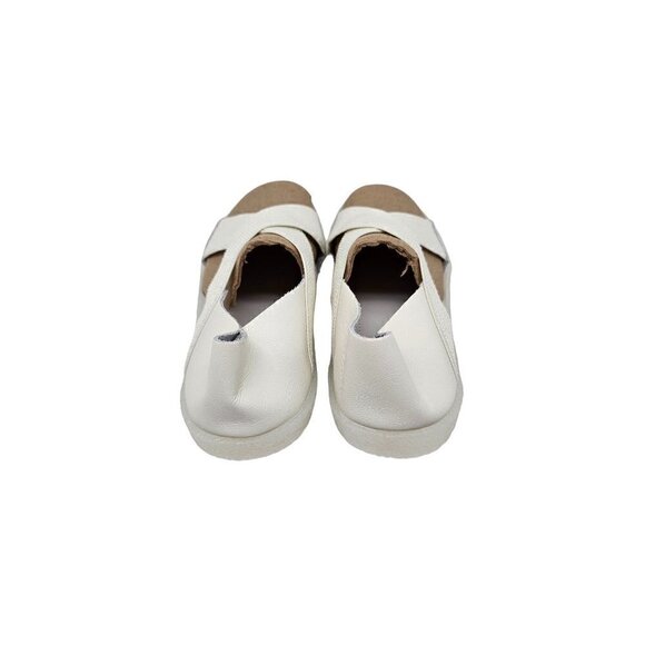 Zeuvad Crossed-Strap Sandal - Picture 6 of 8